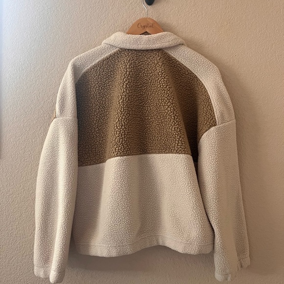 Columbia Women's Lodge Sherpa Pullover in the "Chalk/Beach" - Picture 9 of 12